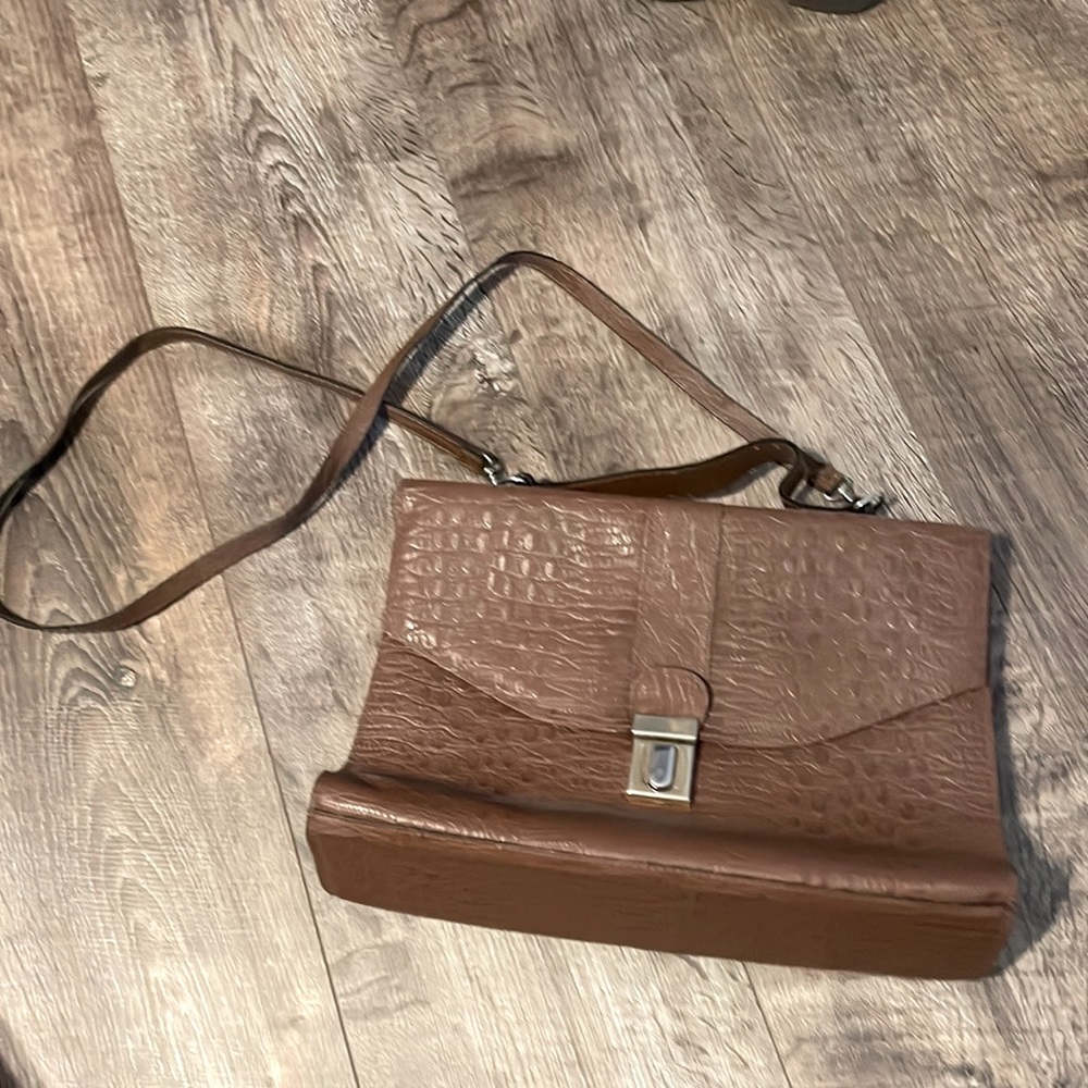 Vintage Leather Alligator Snap Closure Cross Body Bag